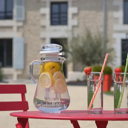 Au Logis De Bellefois - D'hotes ベッド・アンド・ブレックファスト Neuville-du-Poitou