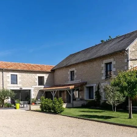 Au Logis De Bellefois - D'hotes ベッド・アンド・ブレックファスト 3*