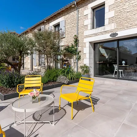 ベッド・アンド・ブレックファスト Au Logis De Bellefois - D'hotes 3*