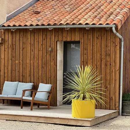 Au Logis De Bellefois - D'hotes Bed & Breakfast