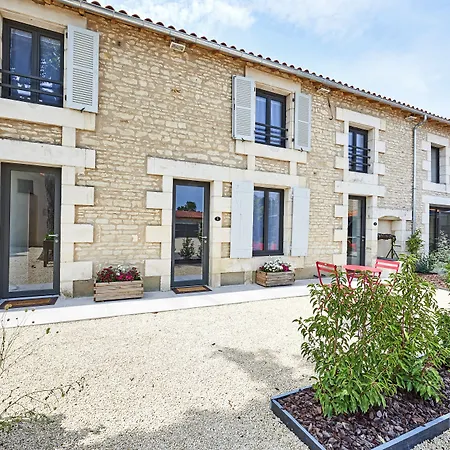 ベッド・アンド・ブレックファスト Au Logis De Bellefois - D'hotes