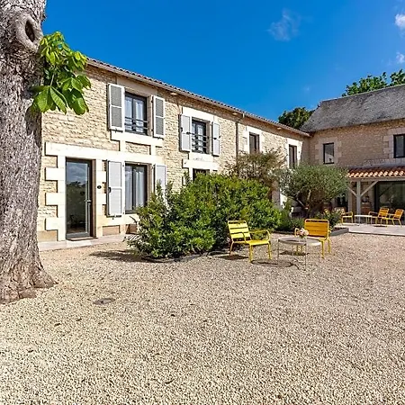 Au Logis De Bellefois - D'hotes Bed & Breakfast