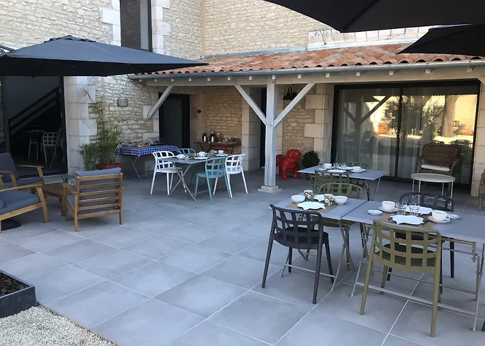 Au Logis De Bellefois - D'hotes Bed & Breakfast