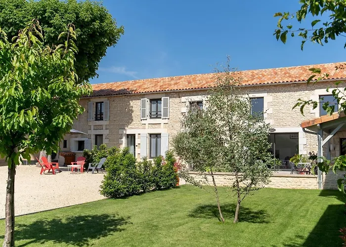 Au Logis De Bellefois - D'hotes 3* Neuville-de-Poitou